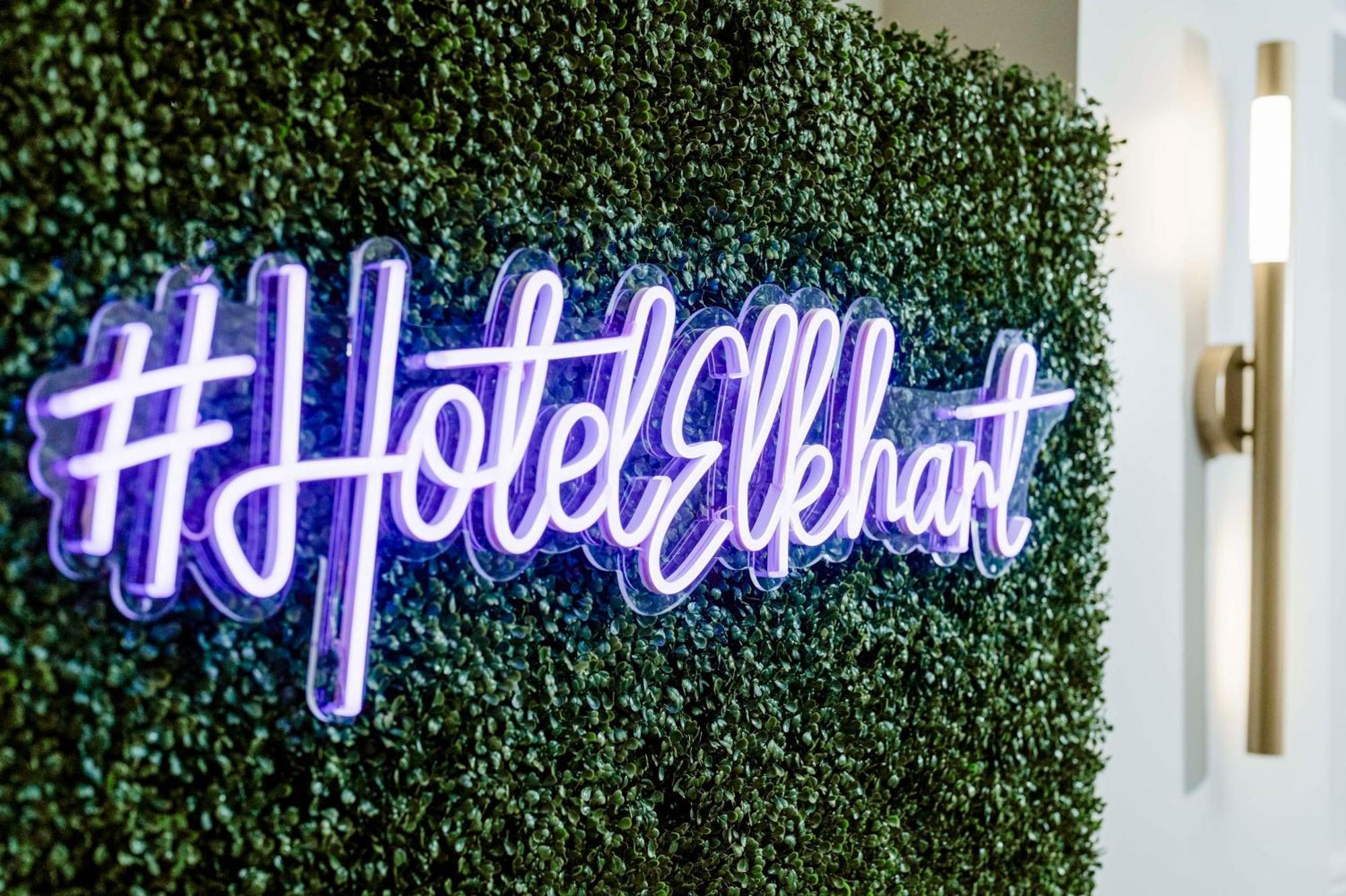 Hotel Elkhart, Tapestry Collection By Hilton Exteriör bild