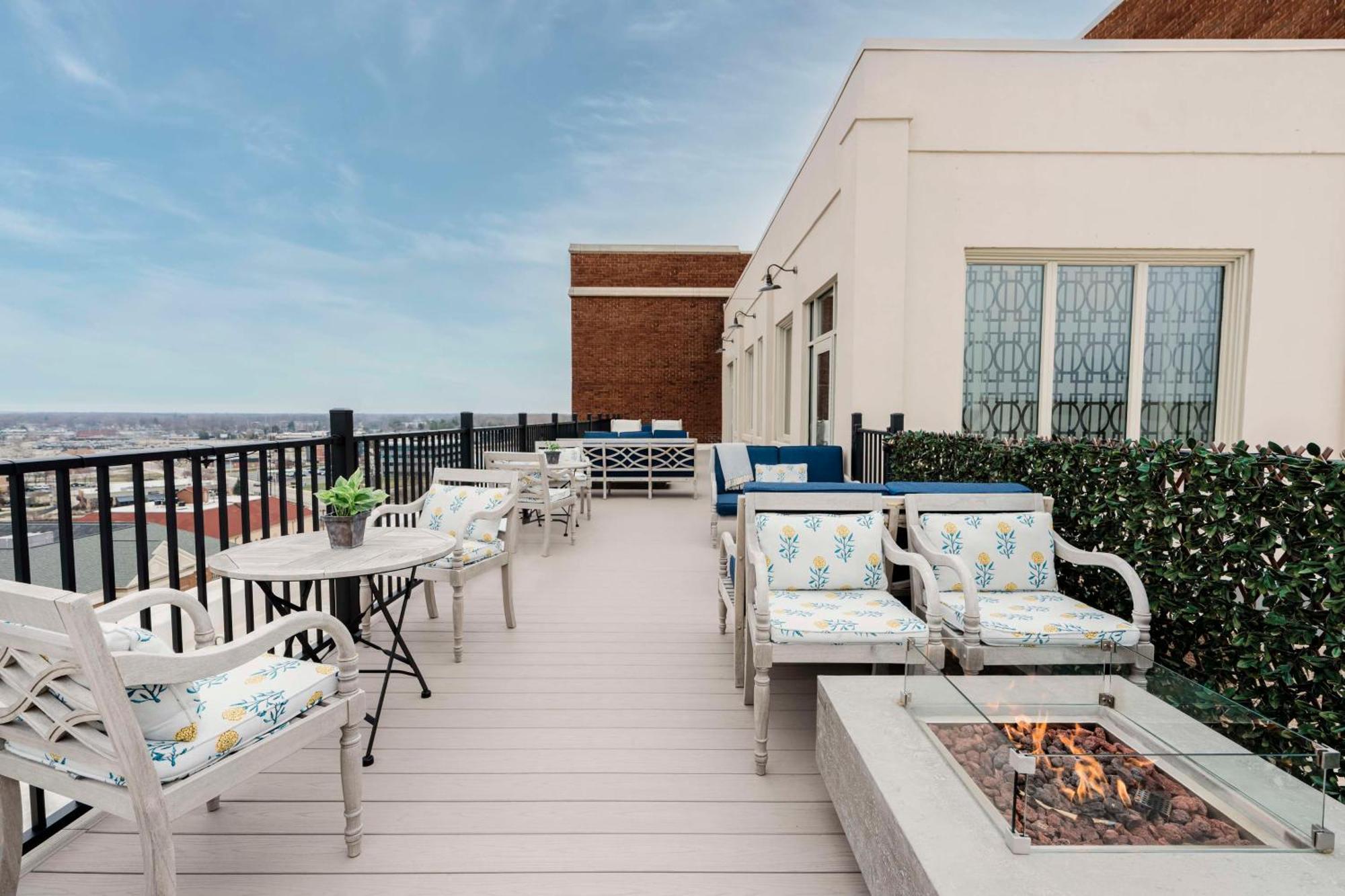 Hotel Elkhart, Tapestry Collection By Hilton Exteriör bild