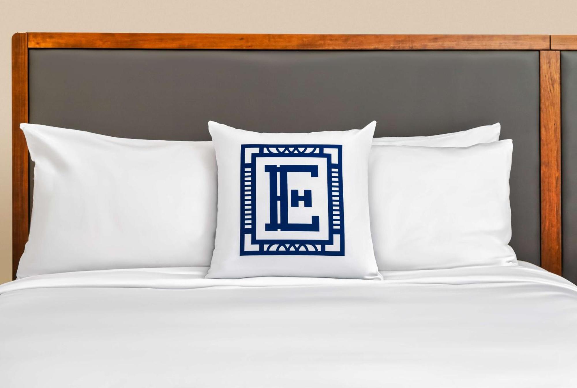 Hotel Elkhart, Tapestry Collection By Hilton Exteriör bild