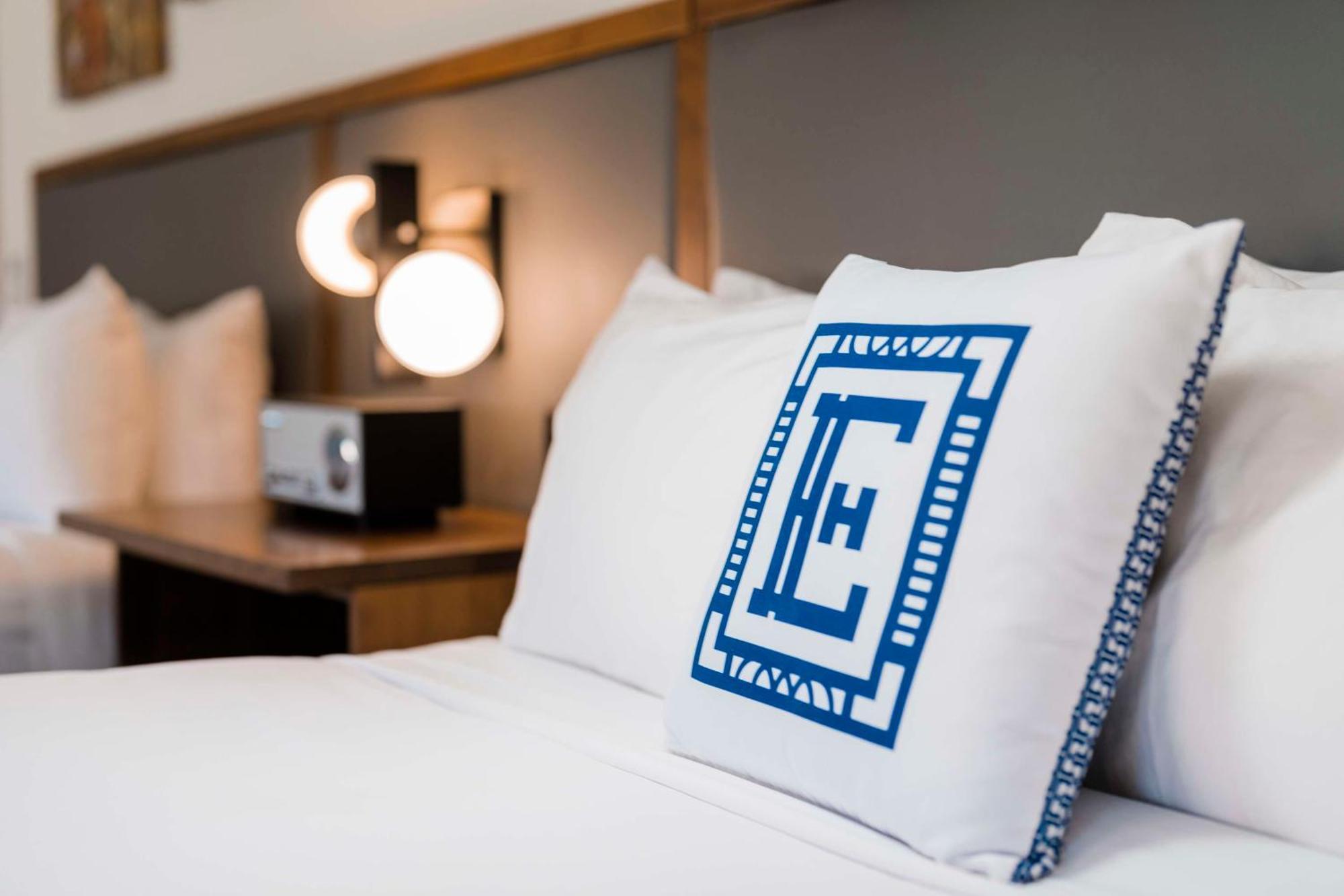Hotel Elkhart, Tapestry Collection By Hilton Exteriör bild